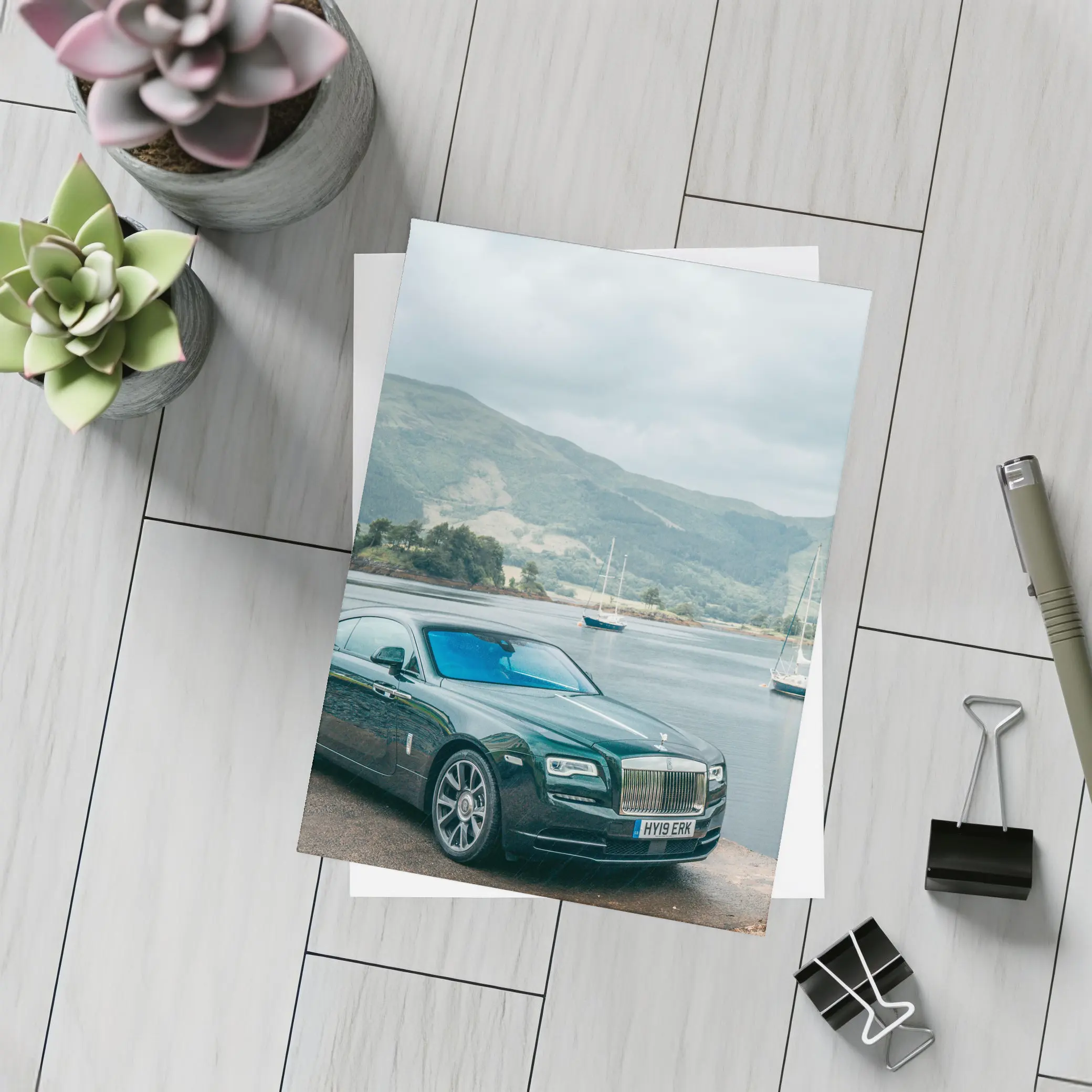 Rolls Royce Wraith Green Scottish Highland Lake – Postcards