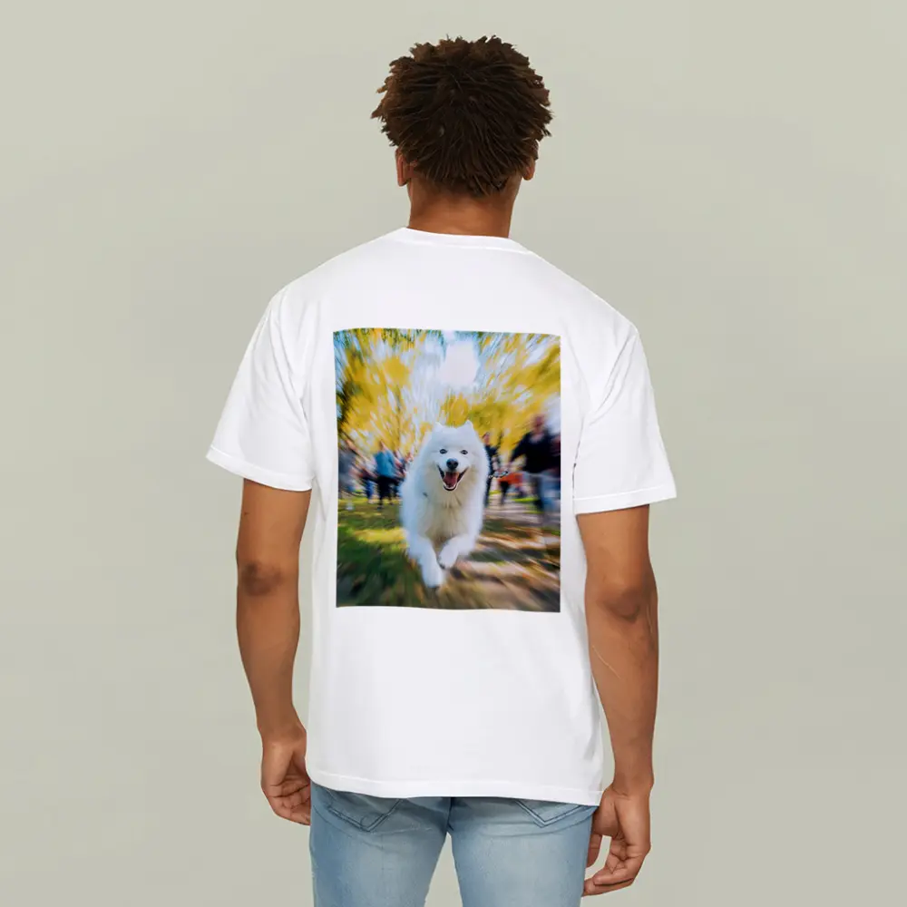 Samoyed Dog Running in Autumn Park – T-Shirts
