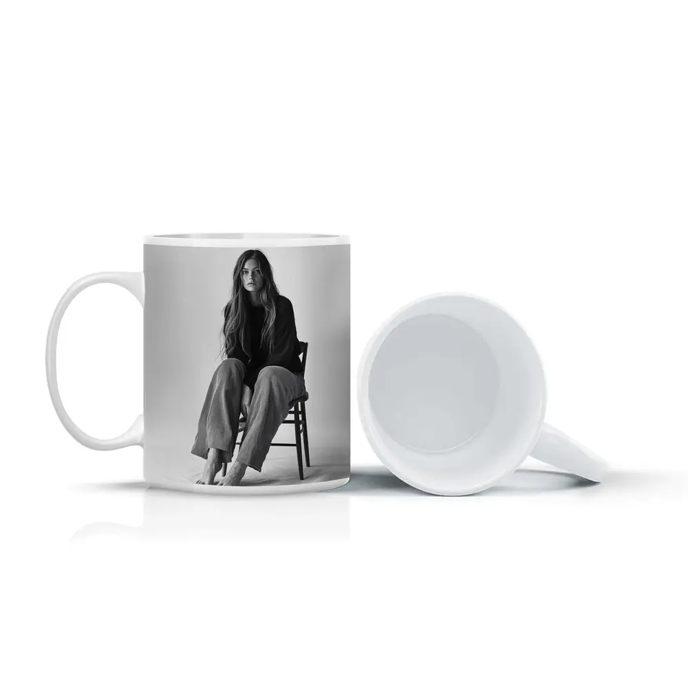 Young Woman Sitting Chair Black White – Mugs