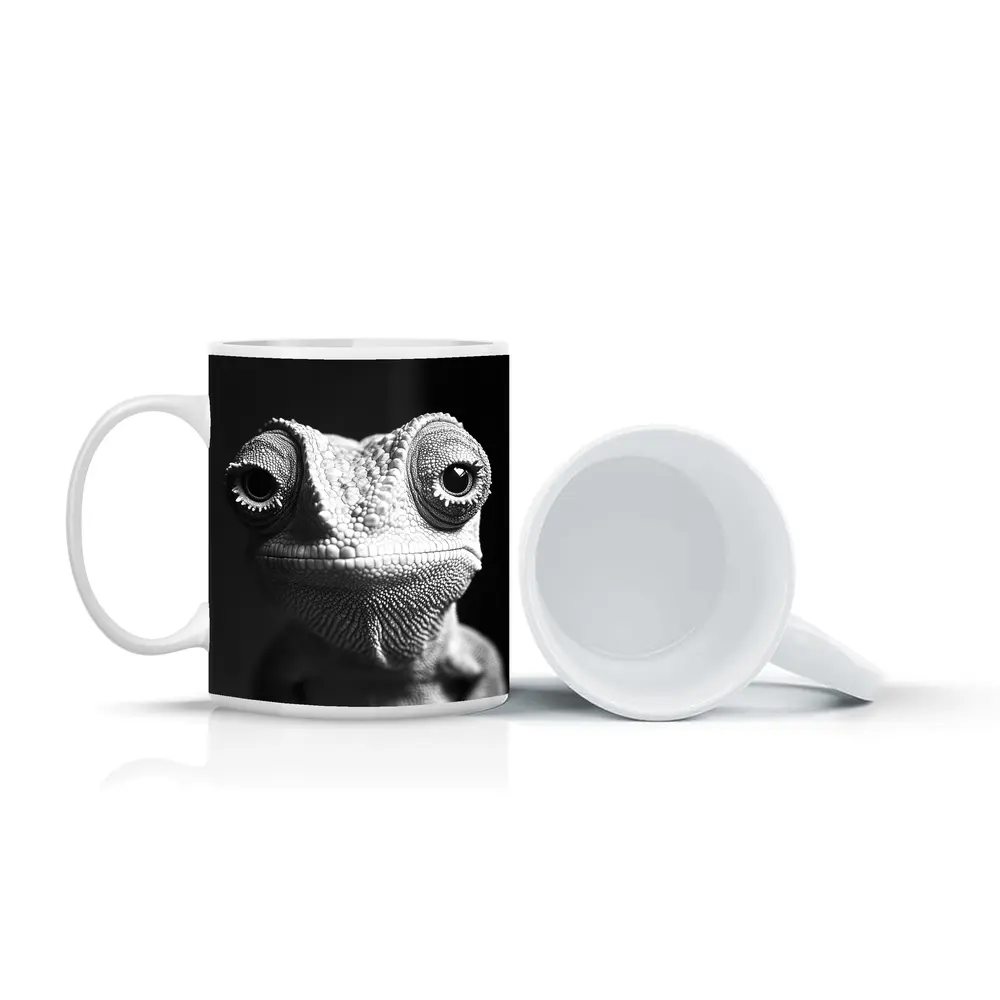 Chameleon Close Up Black White Portrait – Mugs