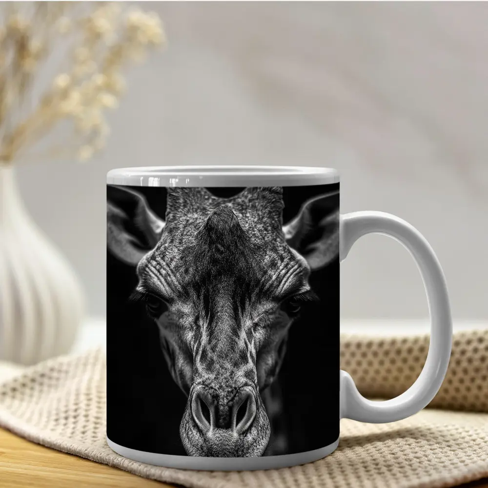Giraffe Close Up Dark Black Background Portrait – Mugs