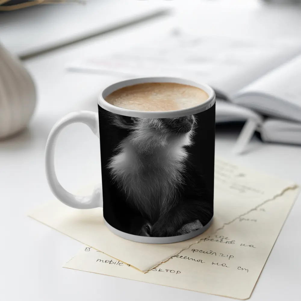 Black and White Monkey Portrait Dark Background – Mugs