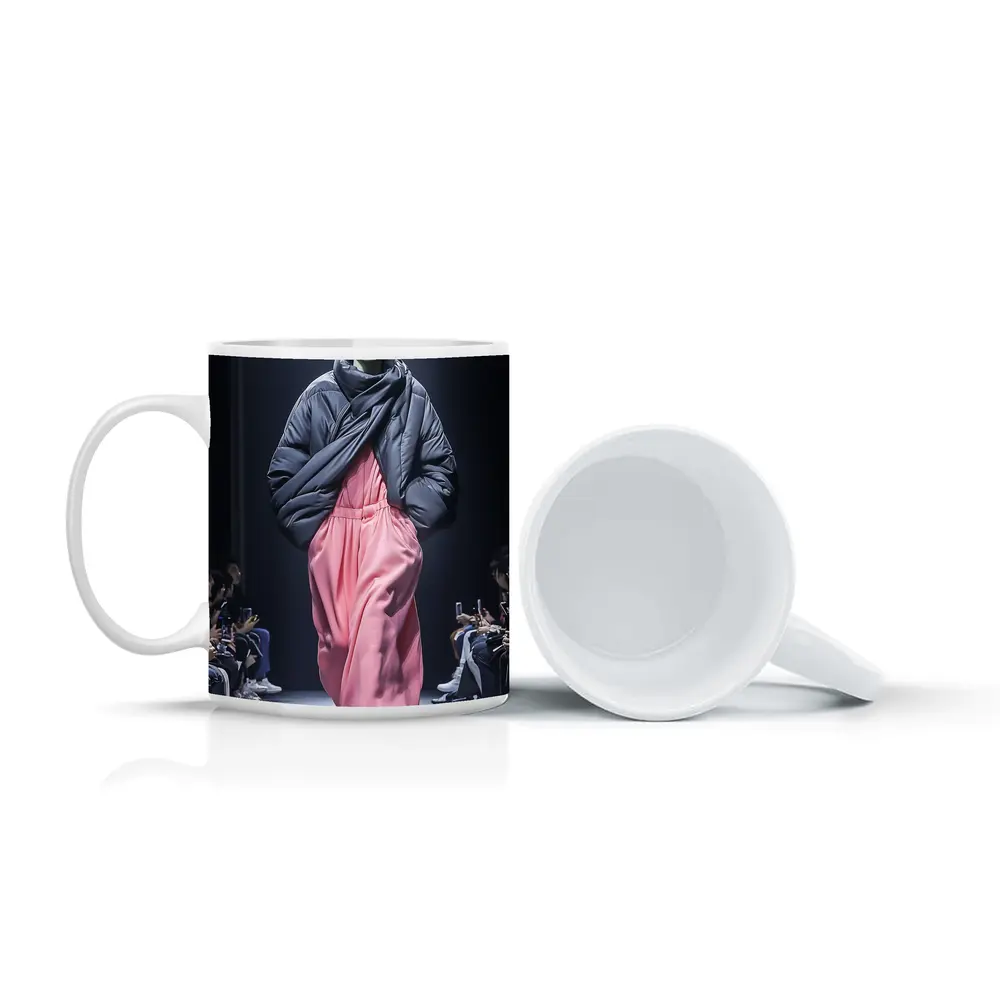 Greek Statue Model Fashion Runway Show – Mugs