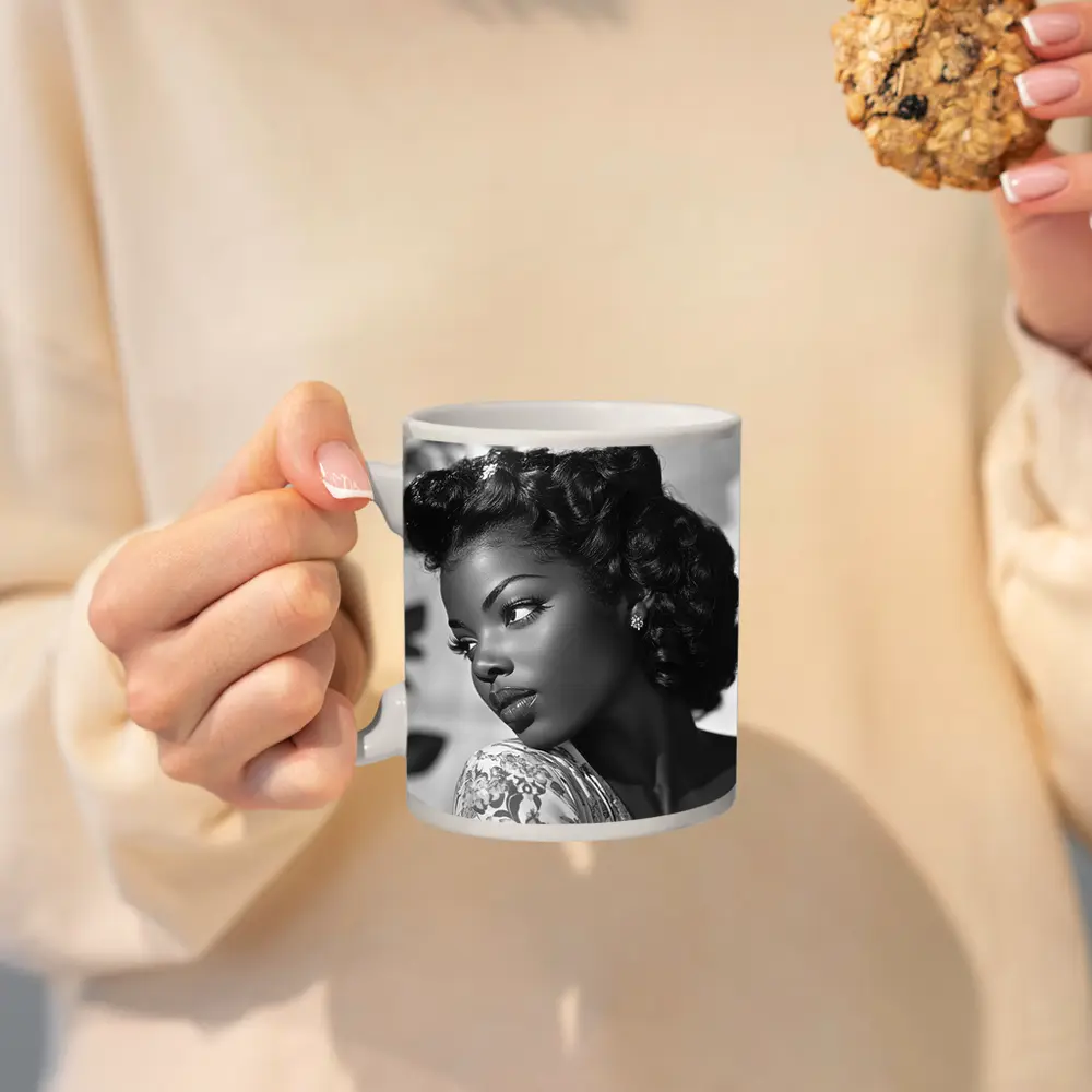 Black and White Retro Woman Portrait Art – Mugs