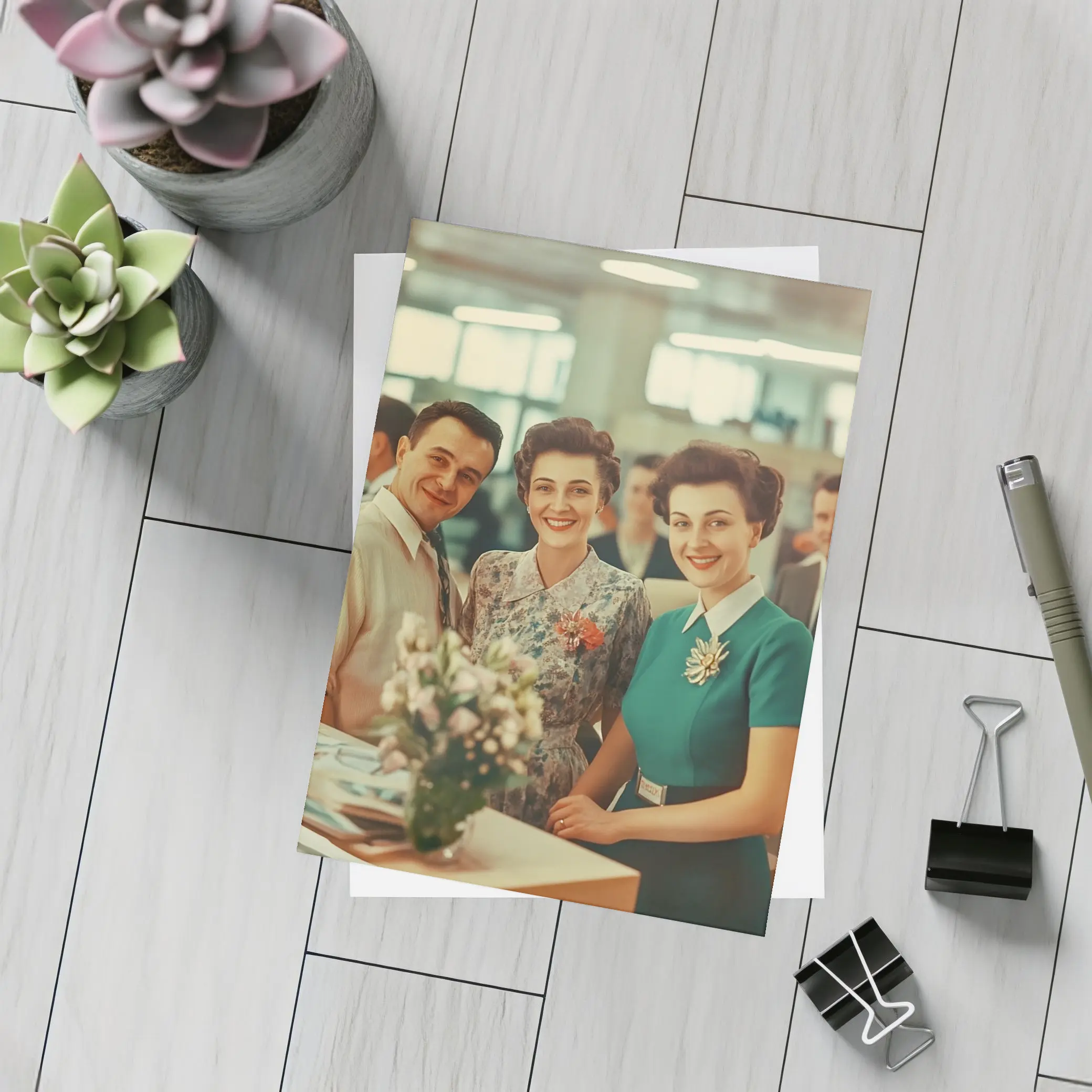 Retro Fifties Office Workers Smiling Together – Postcards