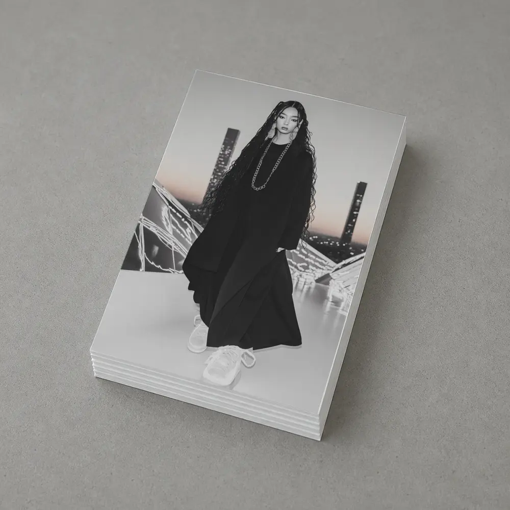 Fashion Woman Black Outfit City Night – Postcards