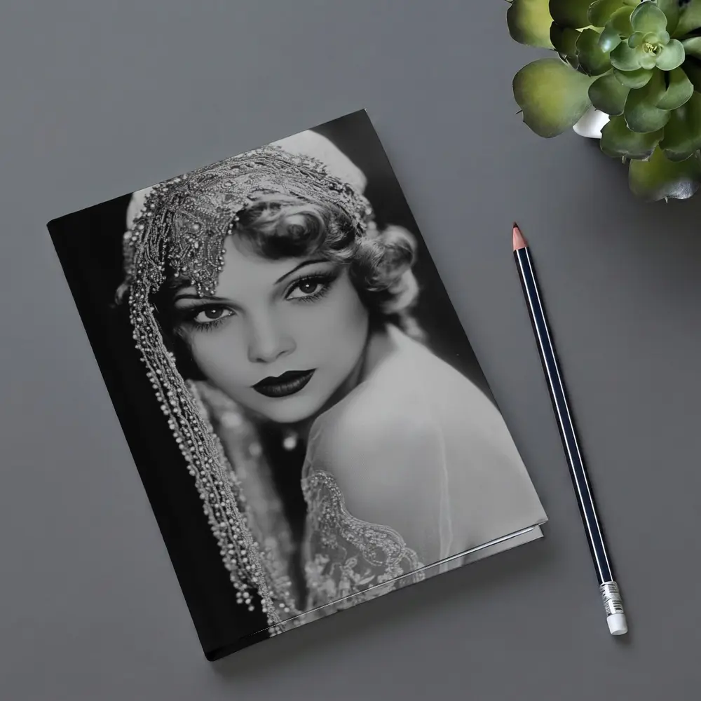 Vintage Hollywood Actress Black White Portrait – Notebooks