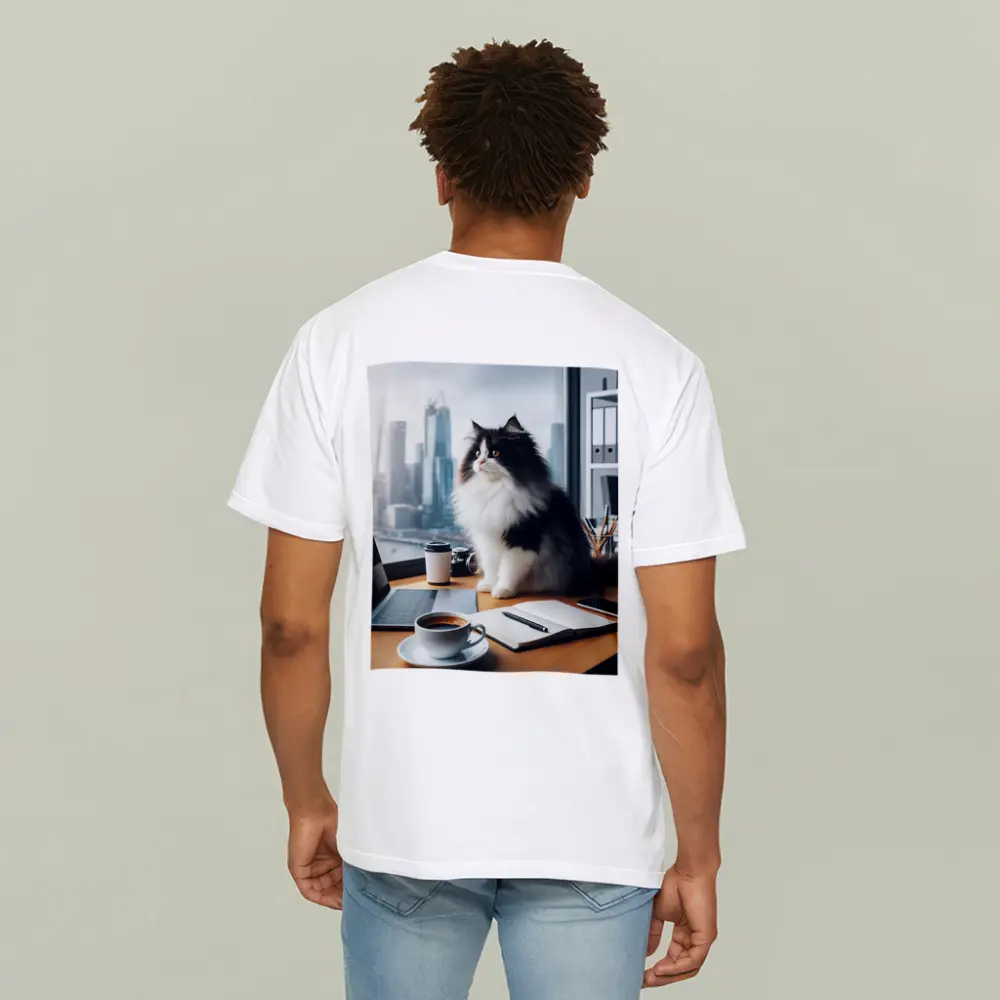 Black White Persian Cat Office City View – T-Shirts