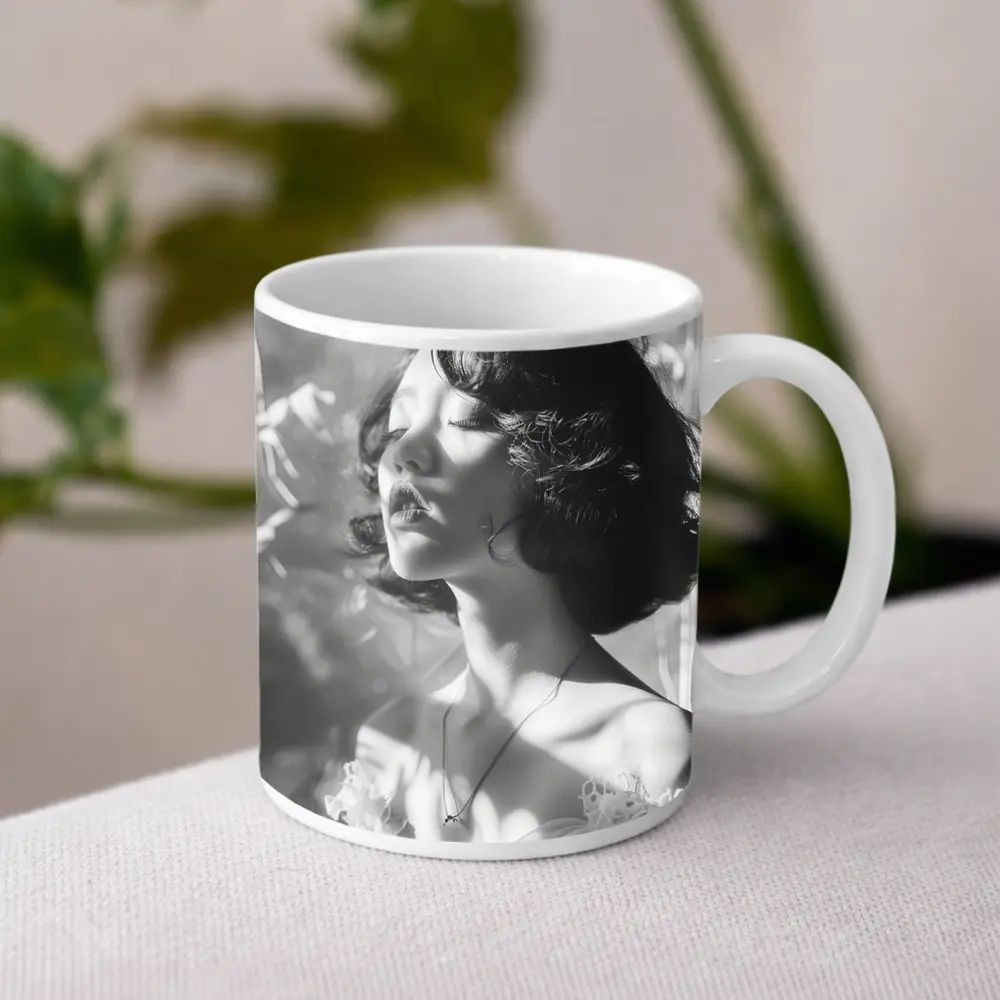 Black and White Woman Portrait Soft Light – Mugs