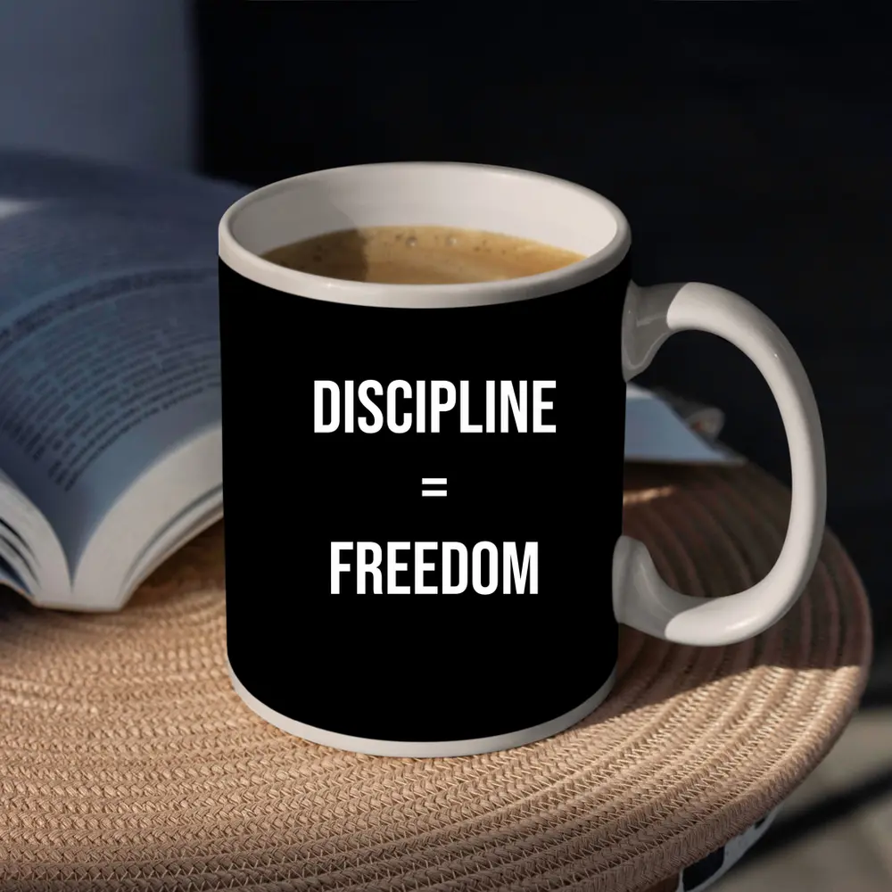 Discipline Equals Freedom Bold Black Typography – Mugs