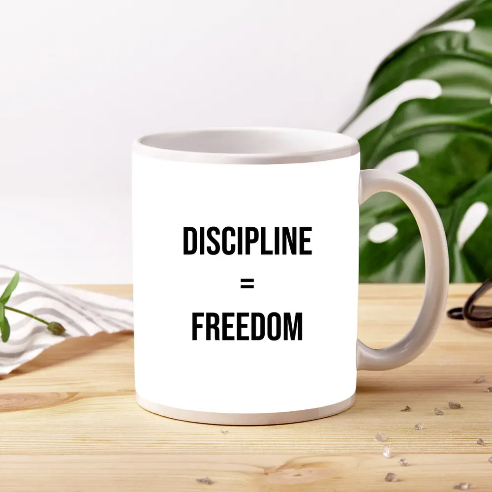 Discipline Equals Freedom Bold Black Typography – Mugs