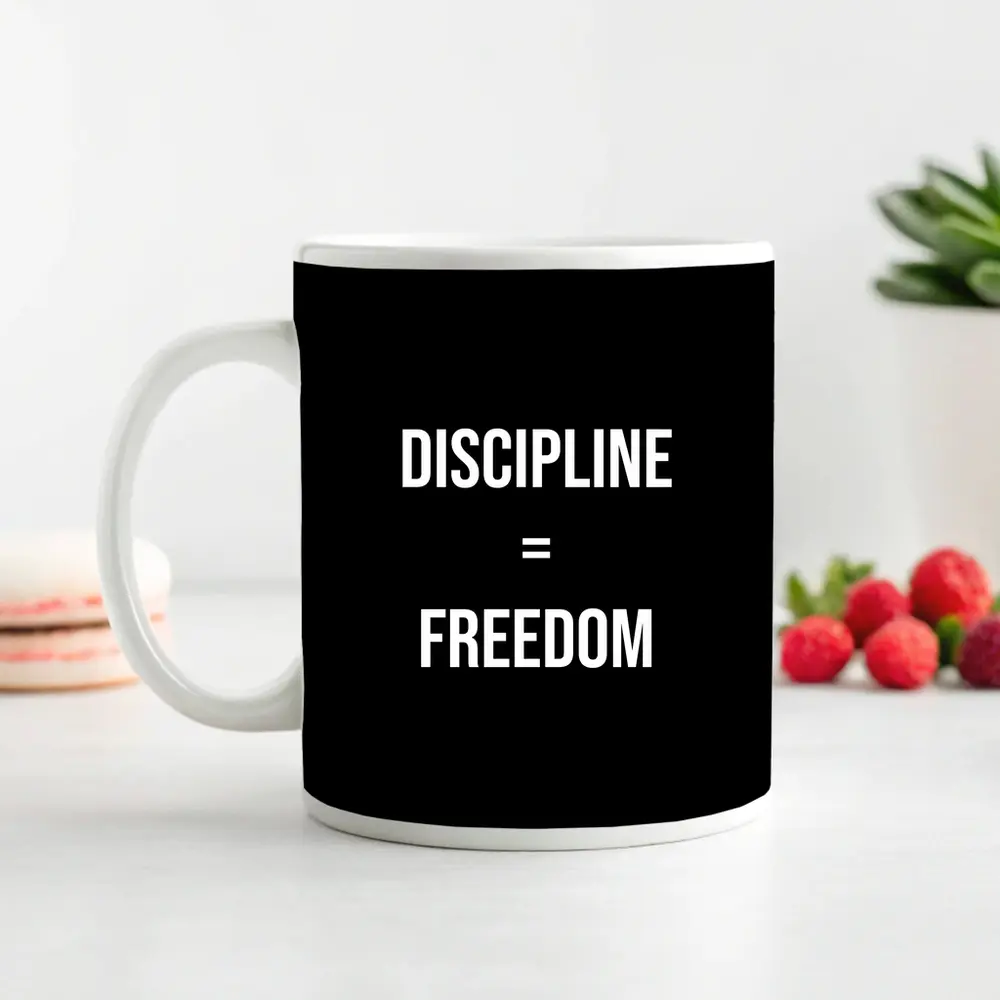 Discipline Equals Freedom Bold Black Typography – Mugs