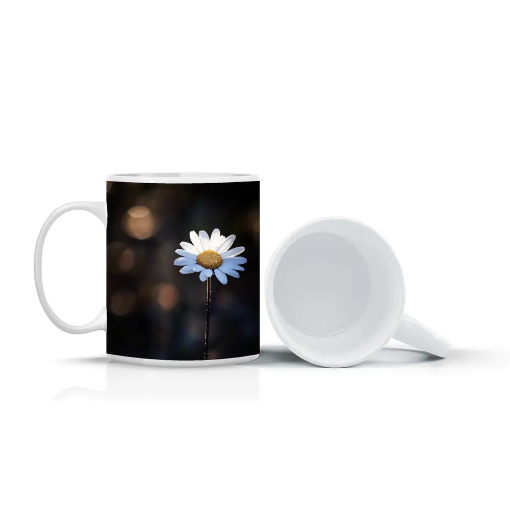 Single Daisy Flower Dark Bokeh Background – Mugs