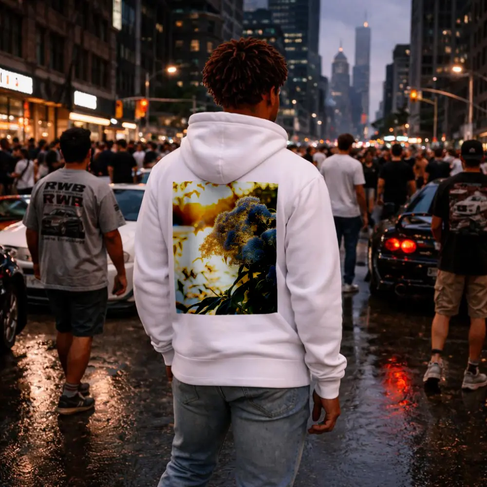 White Hydrangea Flowers Golden Sunset Light – Hoodies
