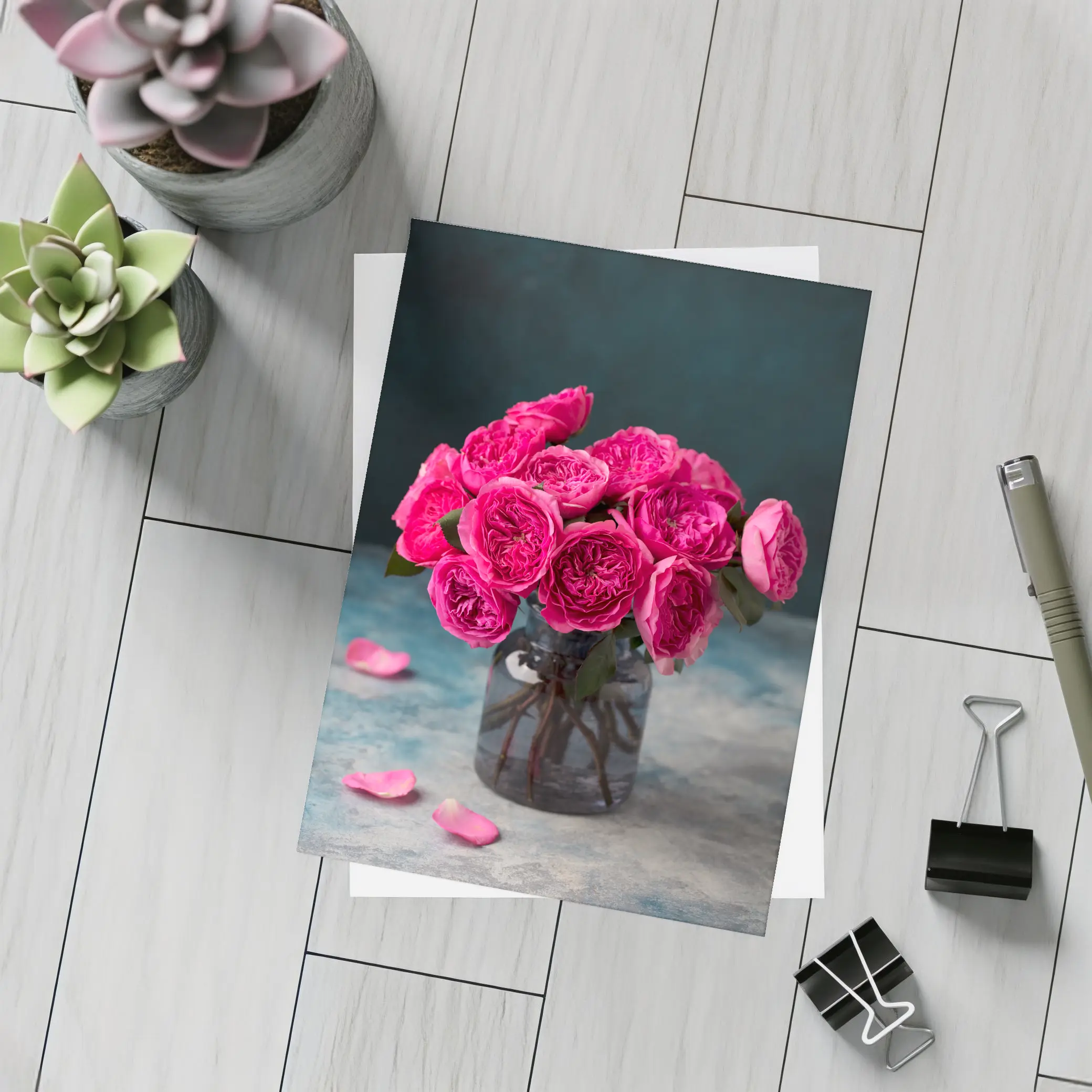 Pink Roses Bouquet In Glass Vase – Postcards