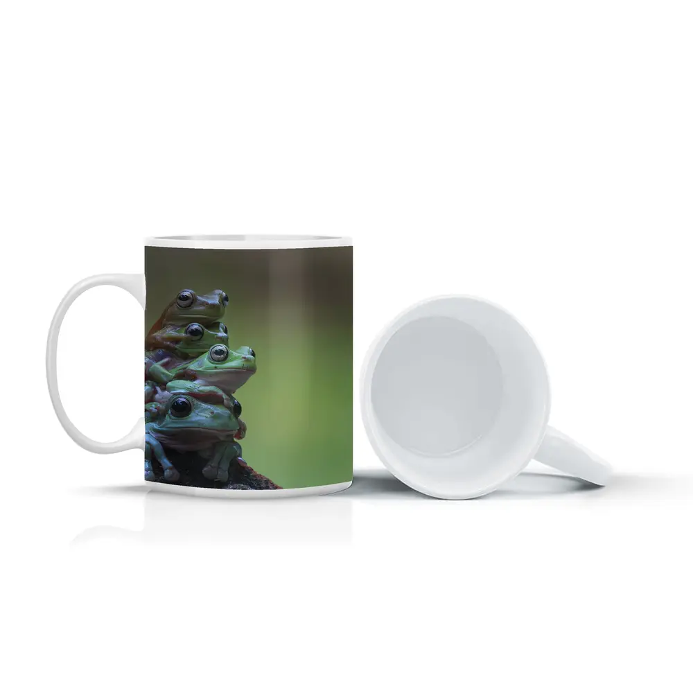 Three Green Tree Frogs Stacked Together – Mugs