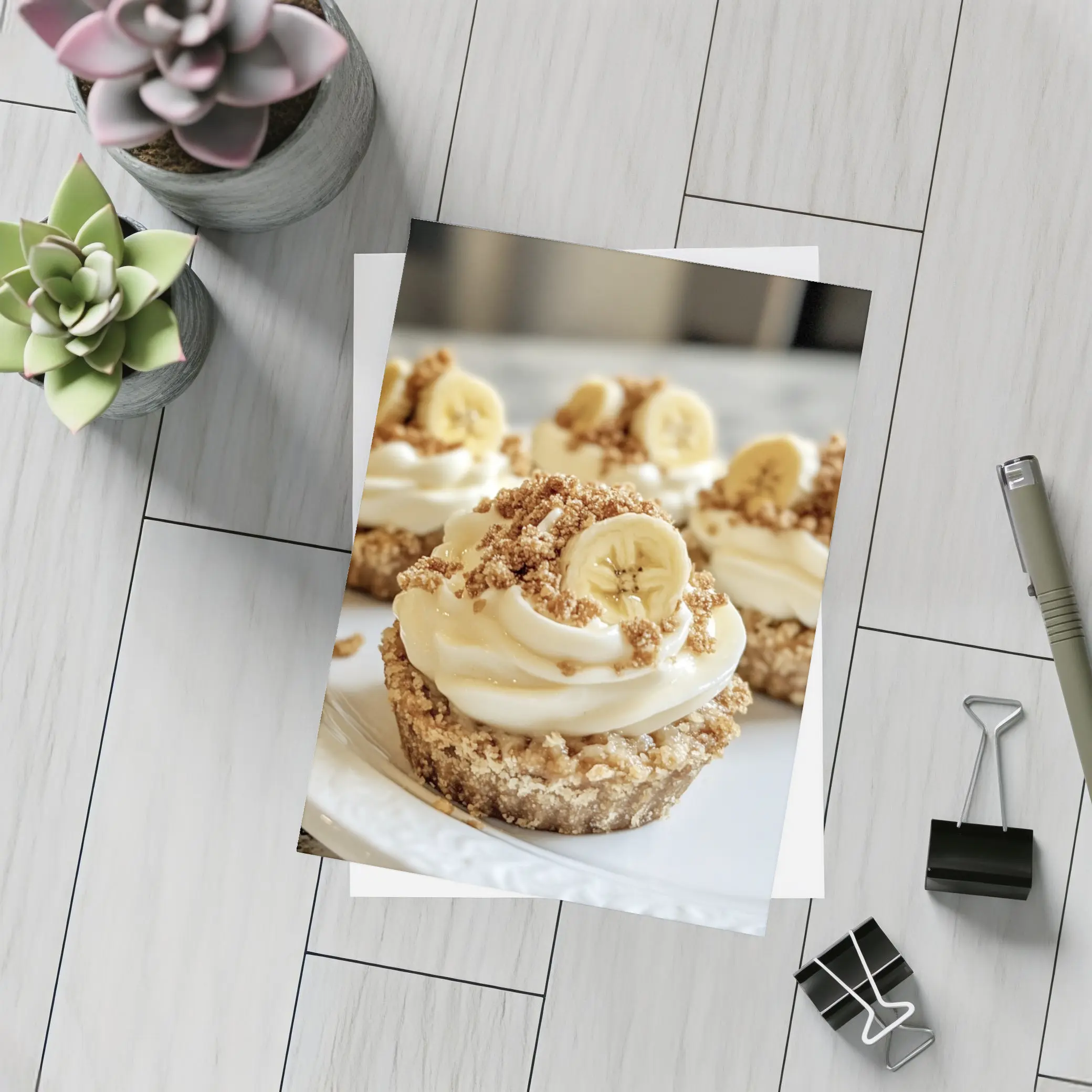 Banana Cream Cupcakes With Crumble Topping – Postcards