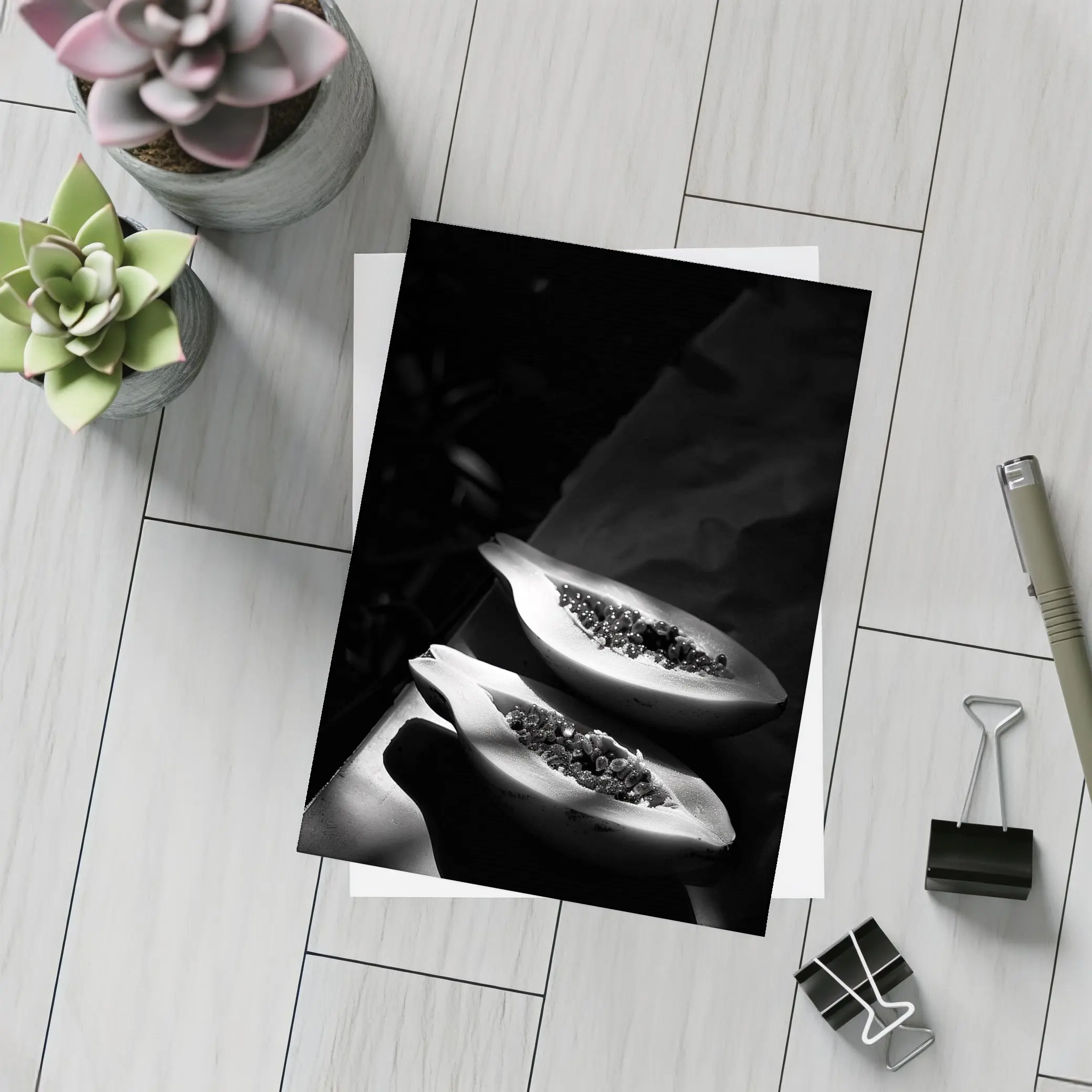 Black And White Papaya Halves Dark Background – Postcards