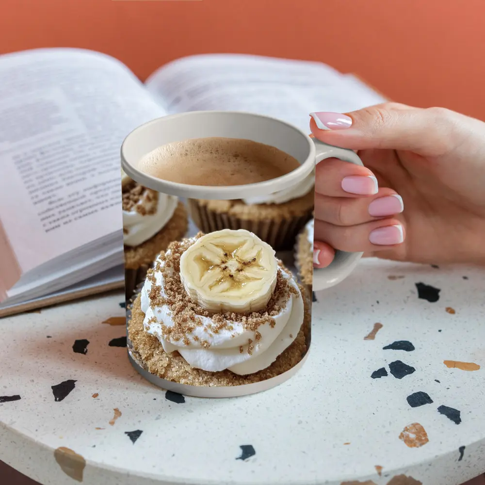 Banana Cupcakes With Cinnamon Crumble Frosting – Mugs