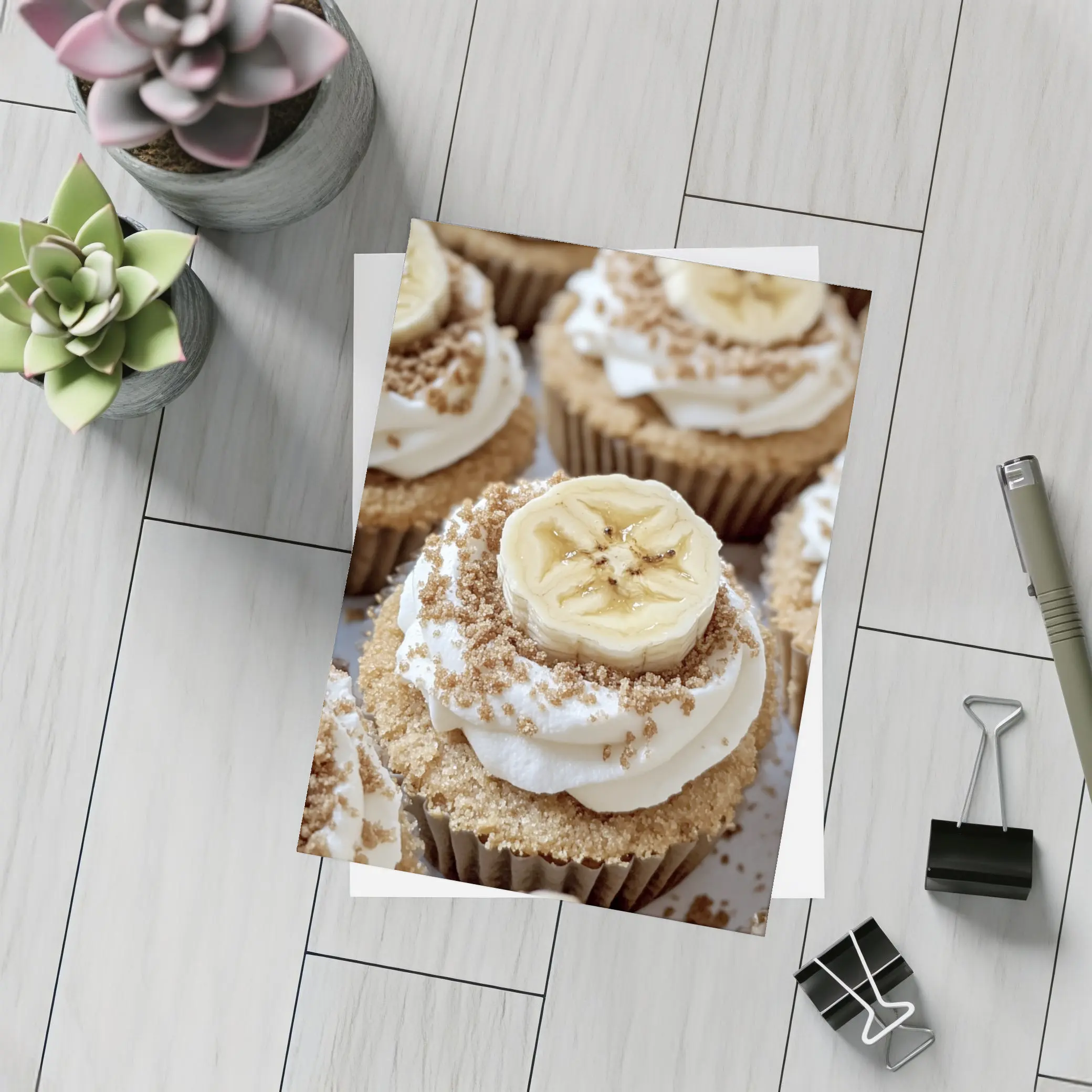 Banana Cupcakes With Cinnamon Crumble Frosting – Postcards