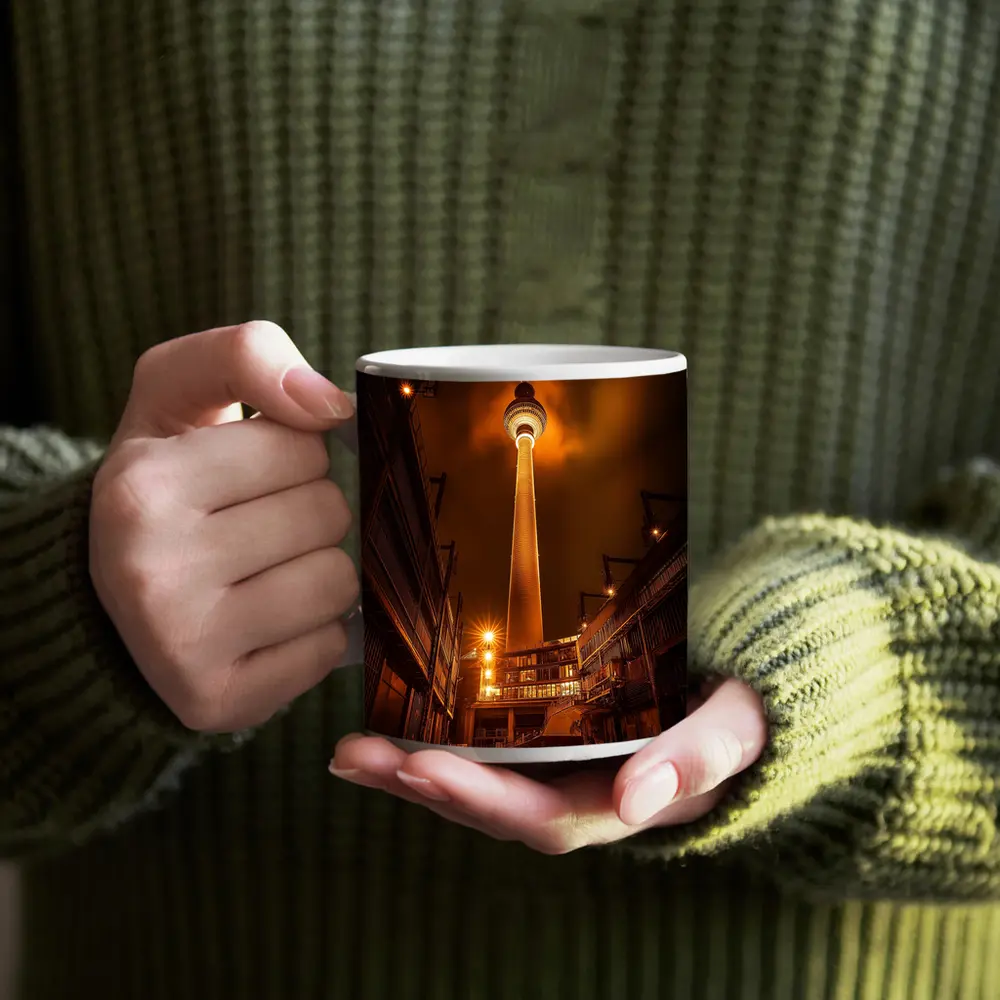 Berlin TV Tower Glowing Night Urban Scene – Mugs