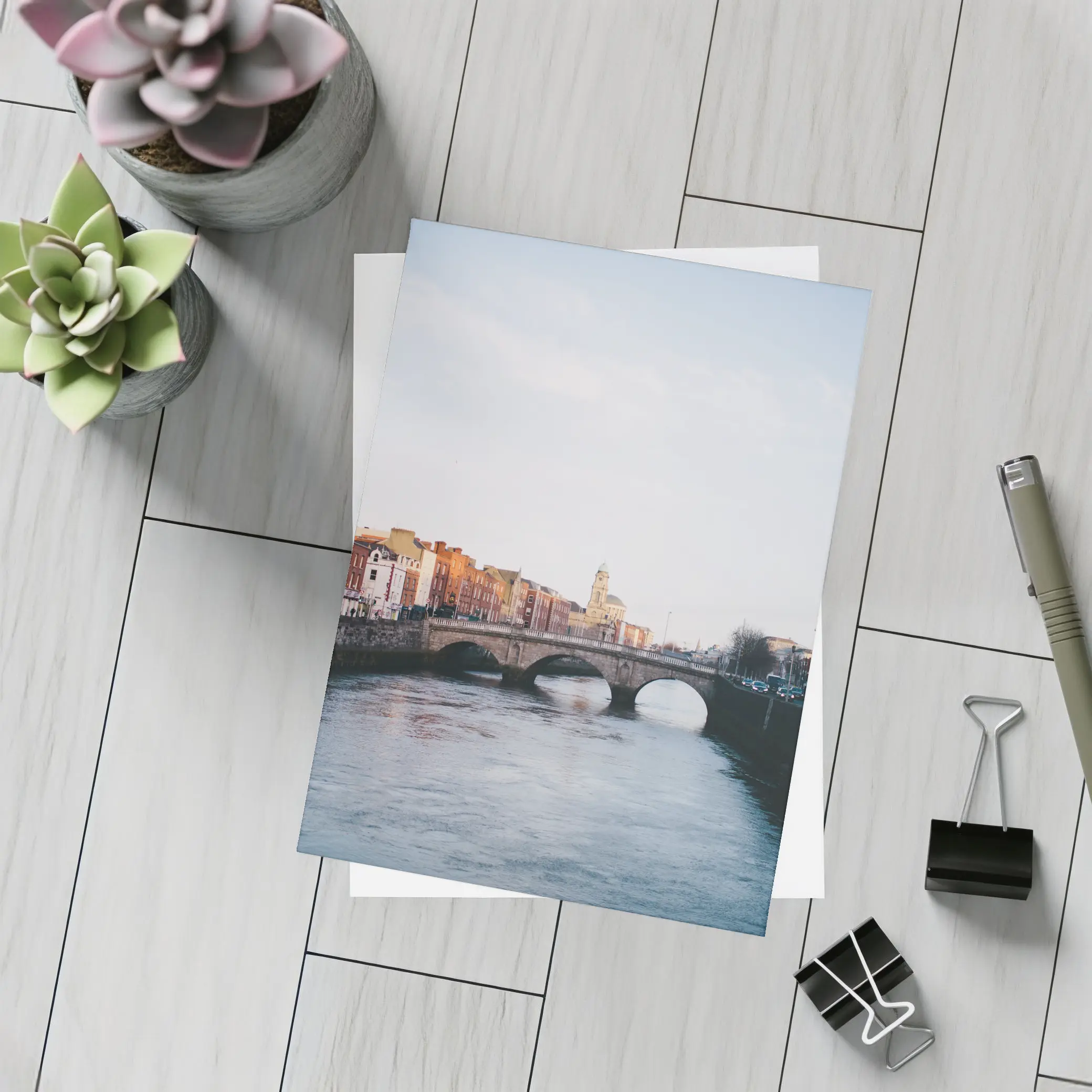 Dublin River Liffey Stone Bridge Cityscape – Postcards