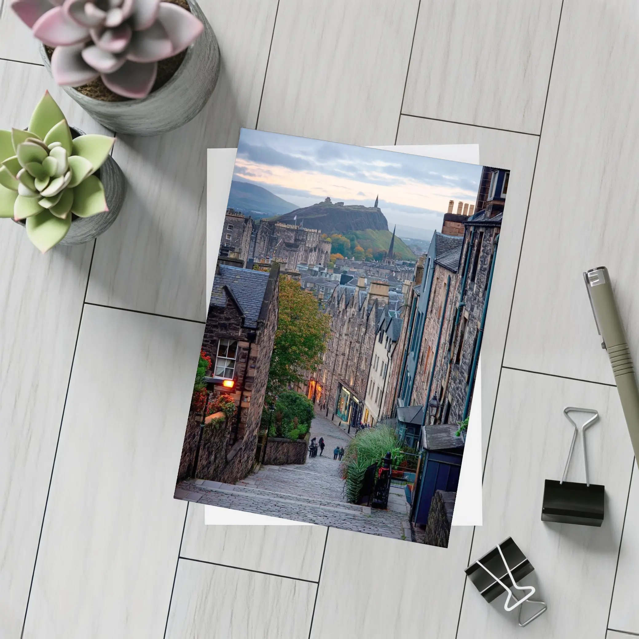 Edinburgh Old Town Cobblestone Street Scotland – Postcards