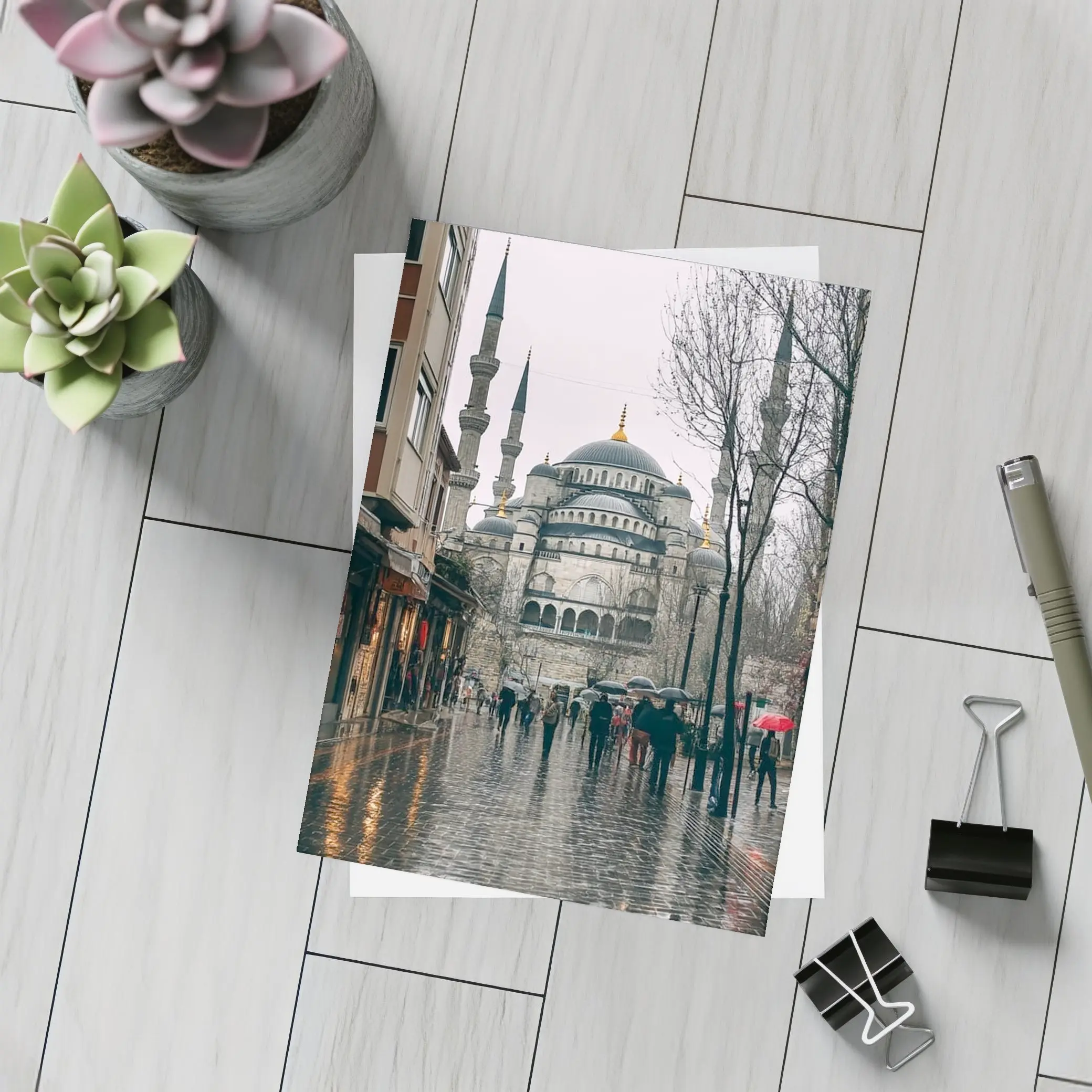 Istanbul Blue Mosque Rainy Street Scene – Postcards