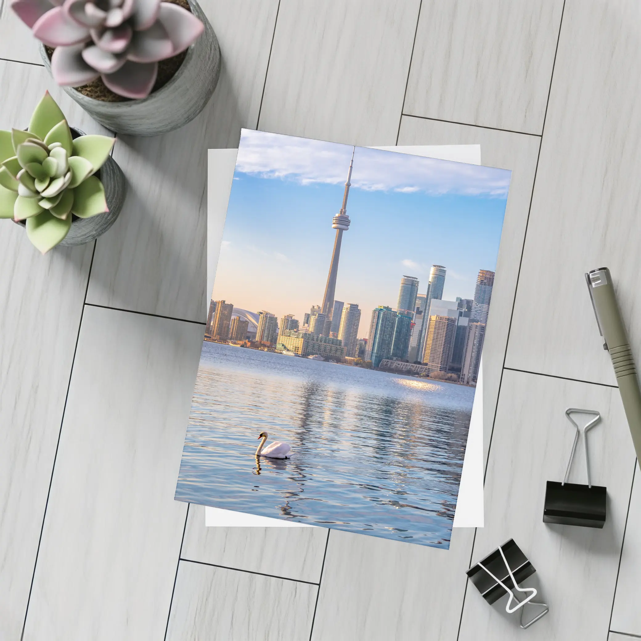 Toronto Skyline Swan on Lake Ontario – Postcards