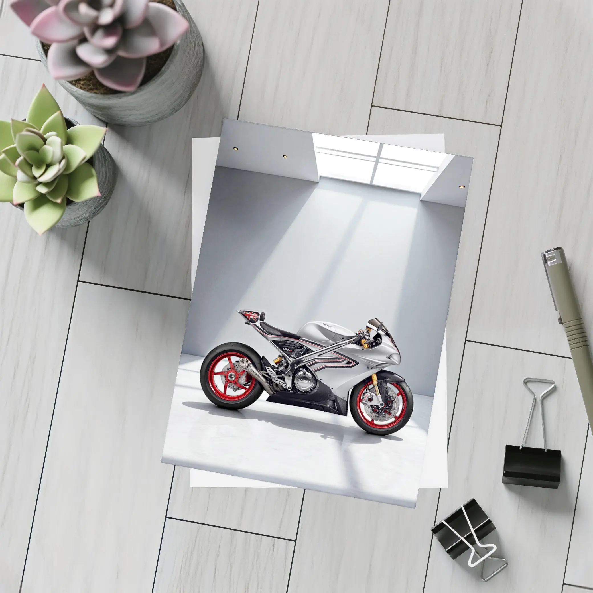 MV Agusta Superbike Silver Studio Minimal – Postcards