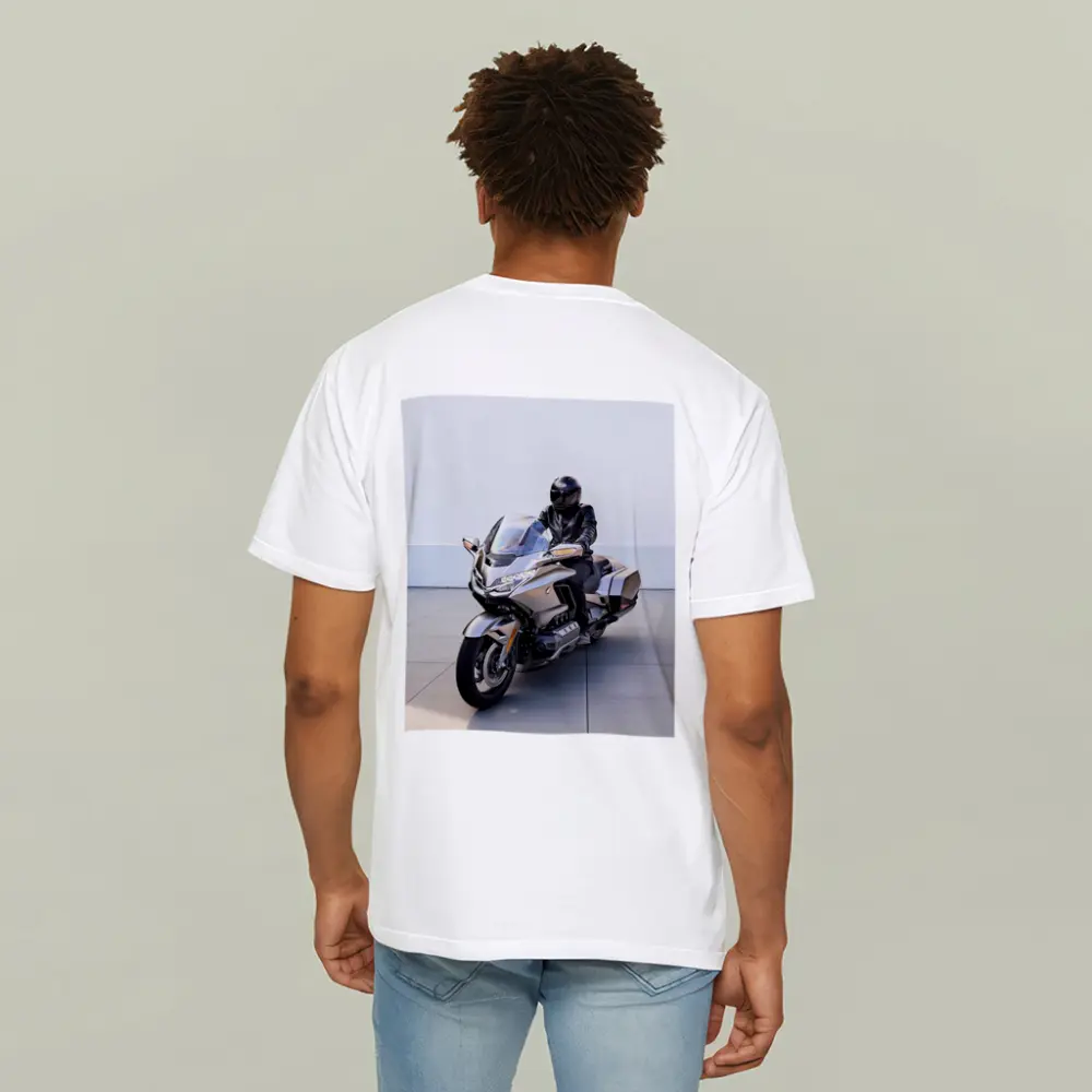 Honda Gold Wing Rider Gray Urban Setting – T-Shirts