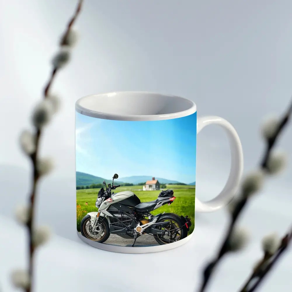 Zero Electric Motorcycle Parked Green Countryside – Mugs