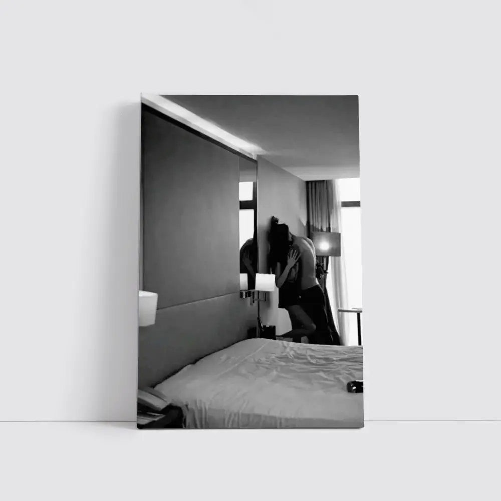 Couple Kissing Black White Hotel Room – Wall Art
