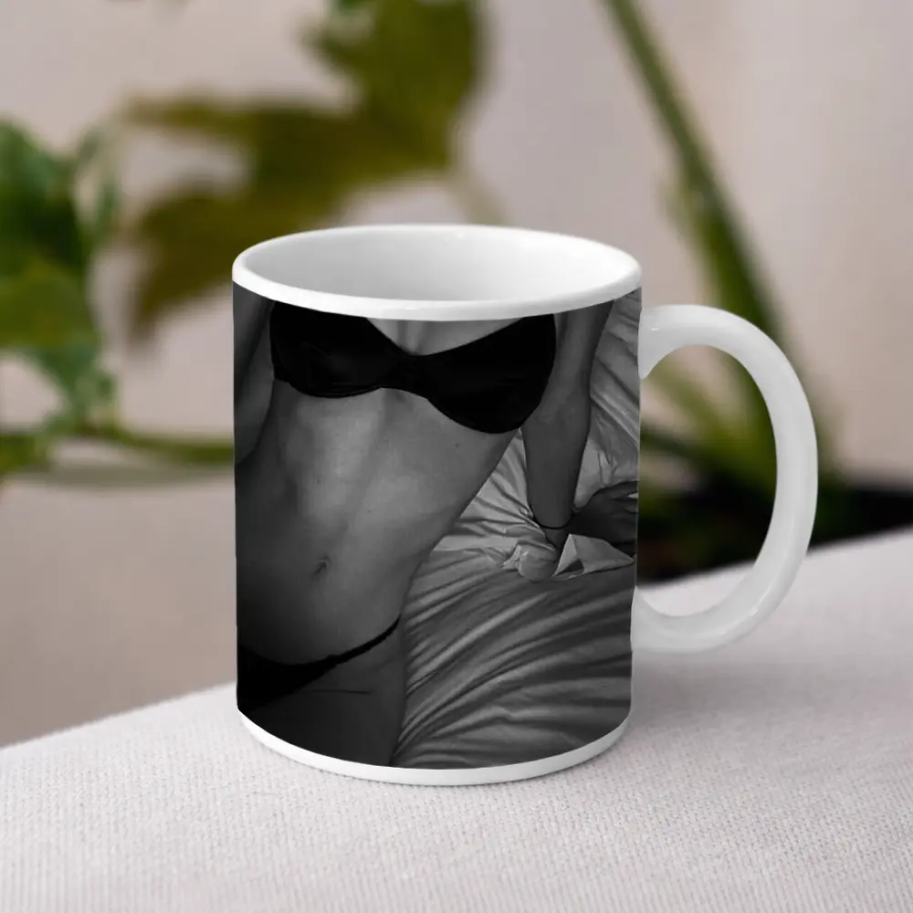 Black And White Woman Lingerie Bed Scene – Mugs