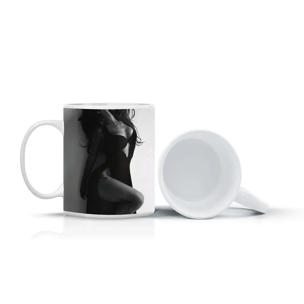 Black and White Elegant Woman Fashion Portrait – Mugs