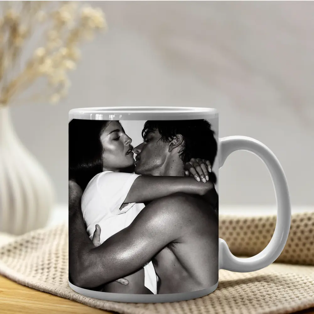 Black and White Couple Kissing Embrace Art – Mugs