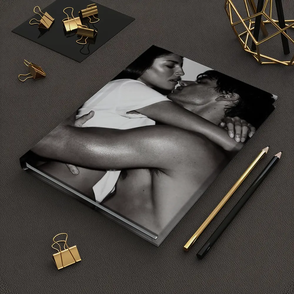 Black and White Couple Kissing Embrace Art – Notebooks