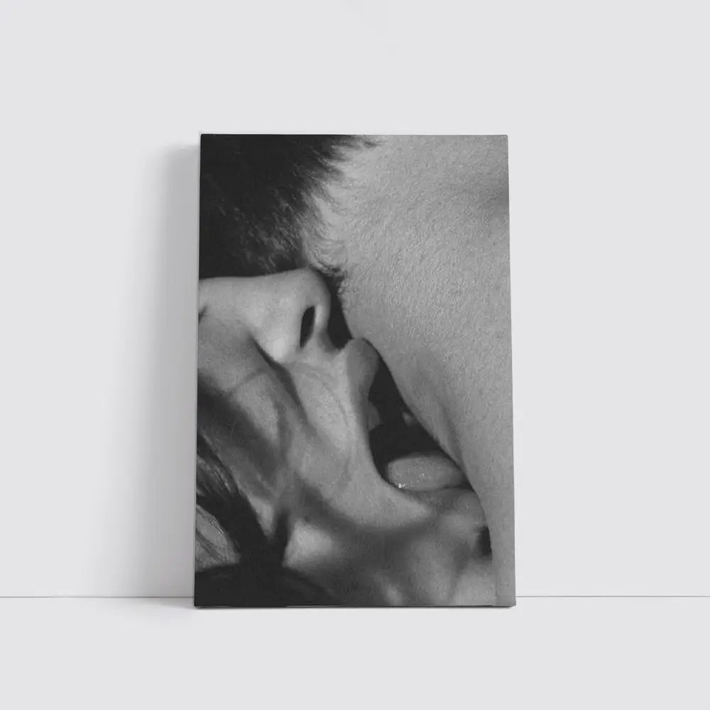 Black and White Intimate Kiss Close Up – Wall Art
