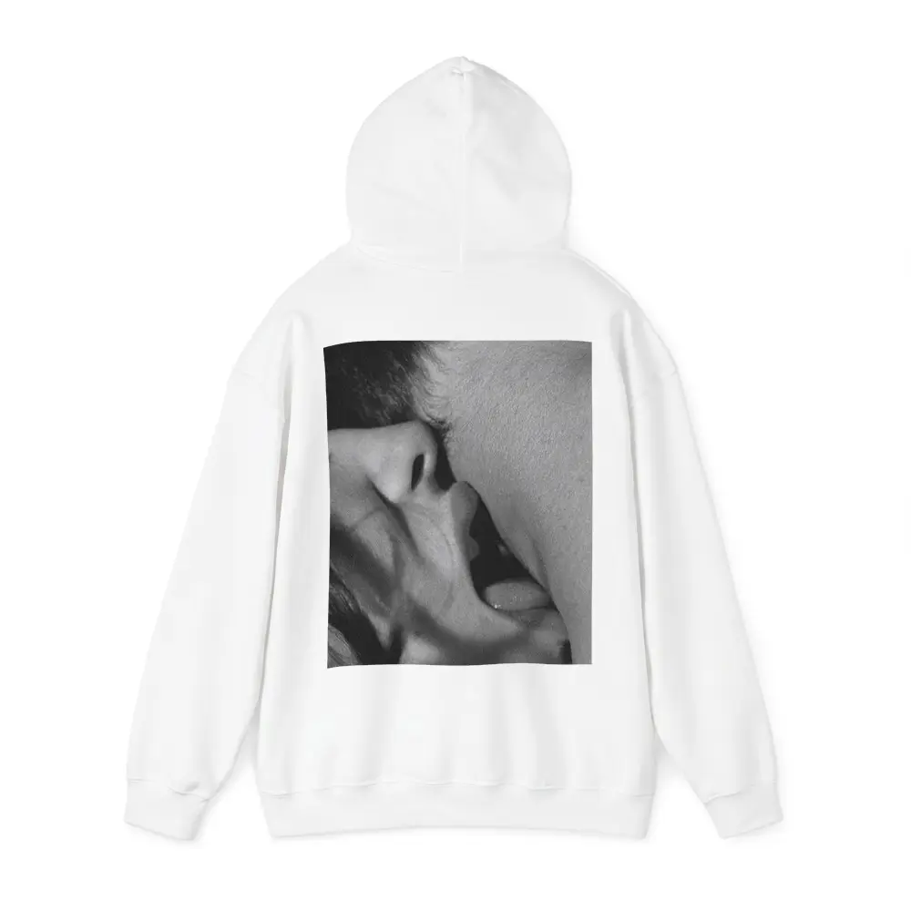 Black and White Intimate Kiss Close Up – Hoodies
