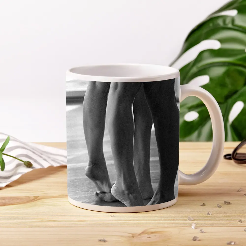 Two Figures Standing Close Black White – Mugs