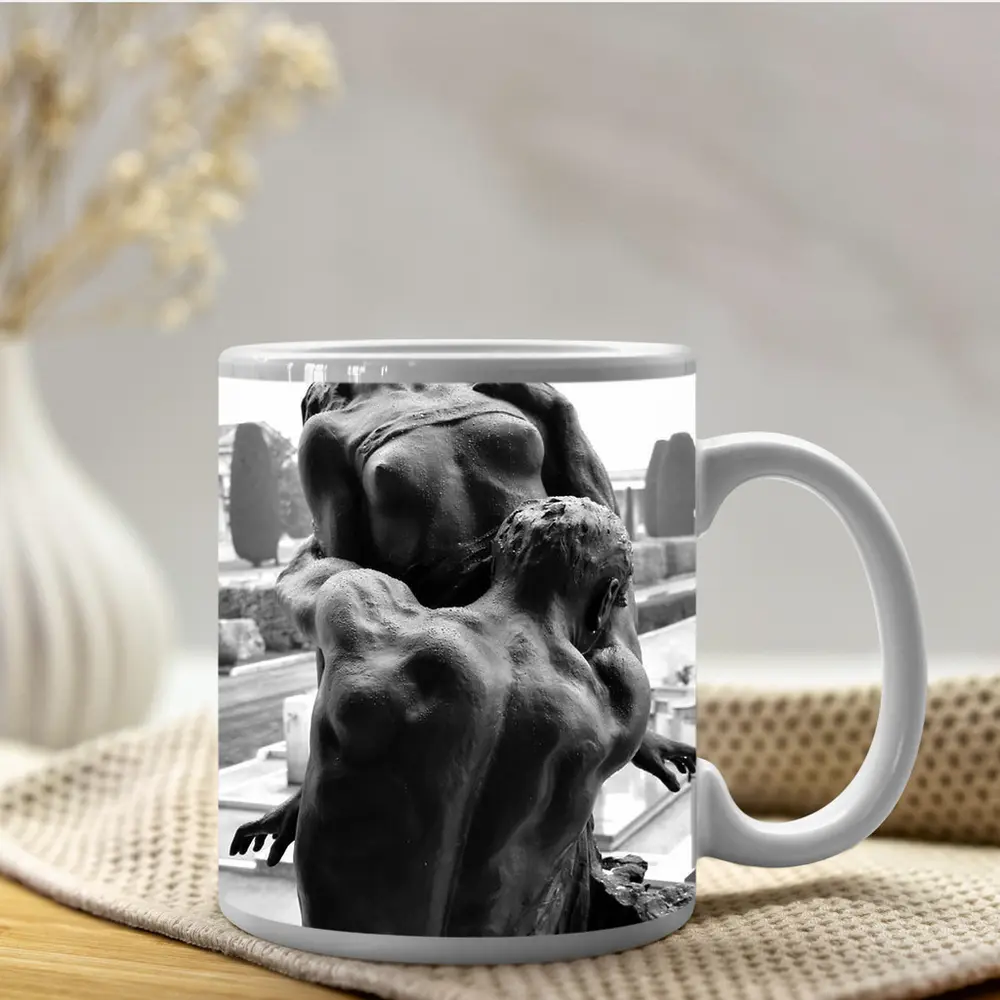 Bronze Sculpture Two Figures Embracing Cemetery – Mugs