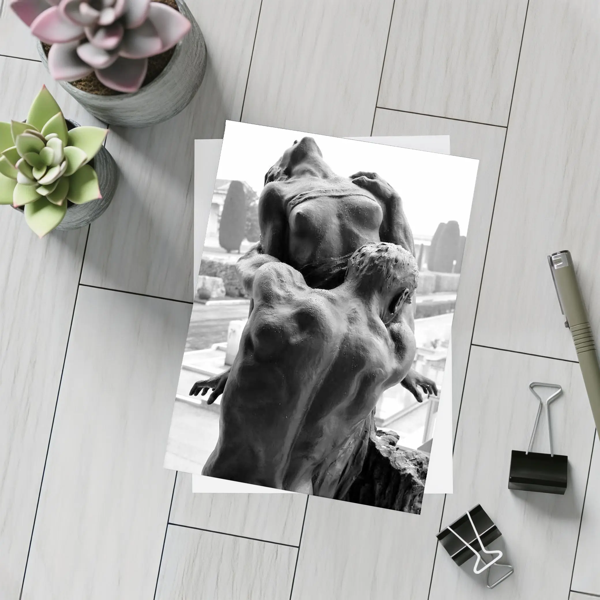 Bronze Sculpture Two Figures Embracing Cemetery – Postcards