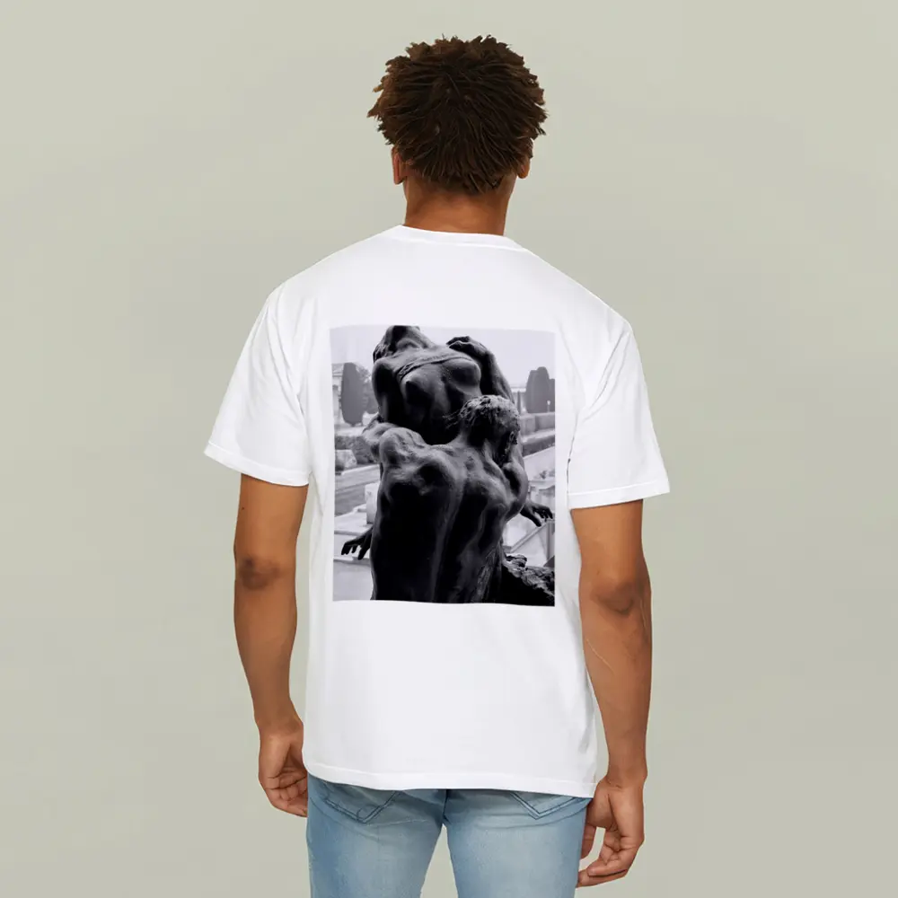 Bronze Sculpture Two Figures Embracing Cemetery – T-Shirts