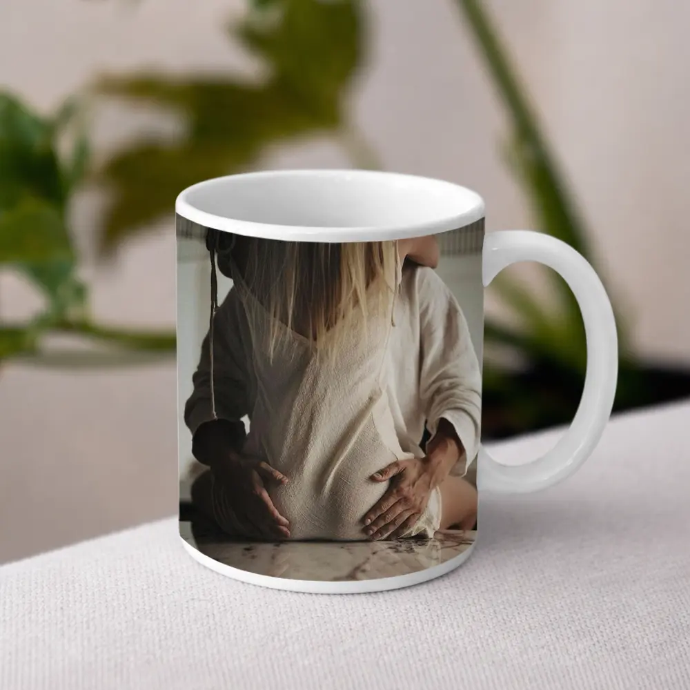 Pregnant Woman Couple Embrace Marble Table – Mugs