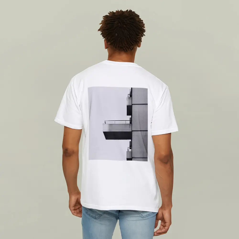 Brutalist Concrete Balcony Building Black White – T-Shirts