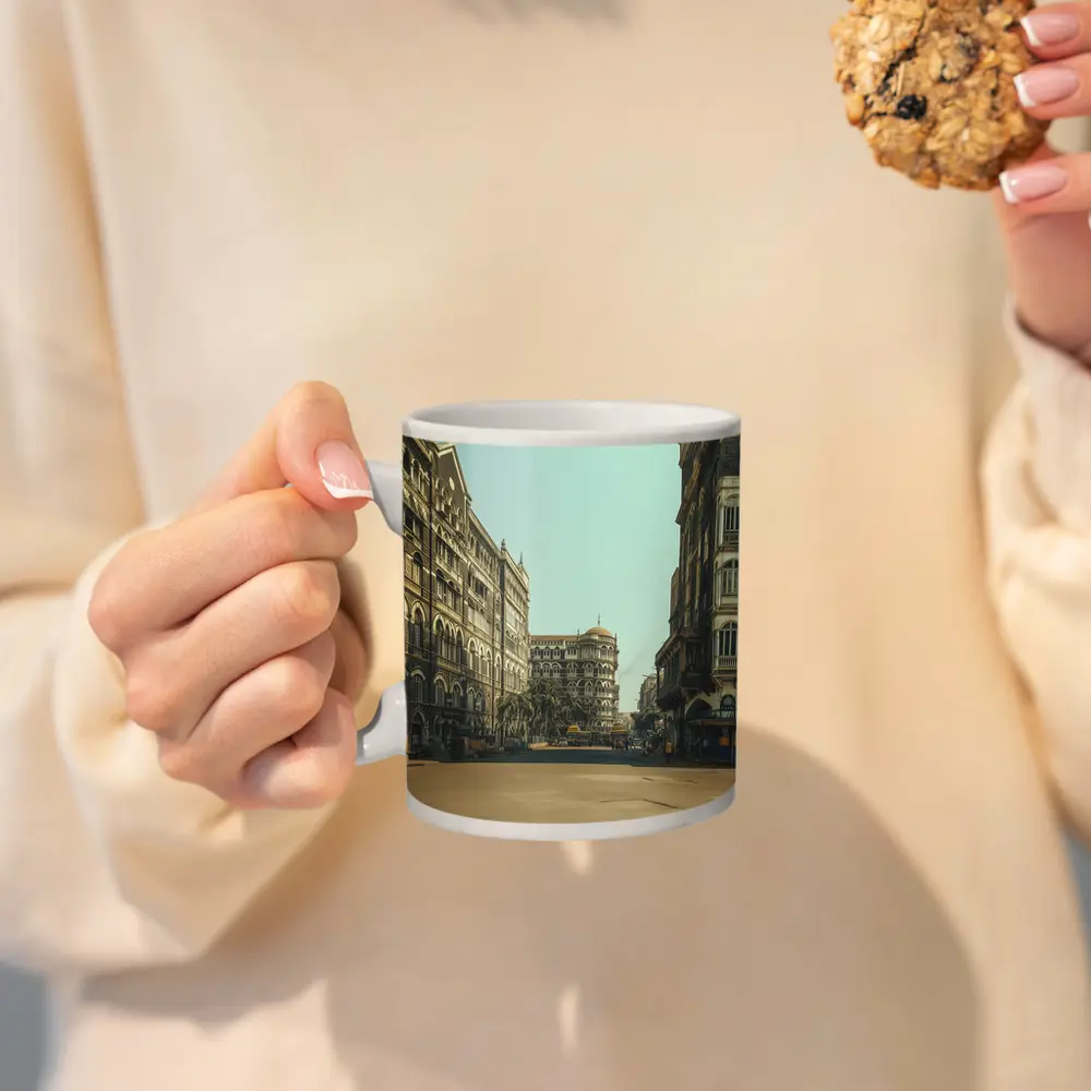 Mumbai Colonial Architecture Empty Street Scene – Mugs
