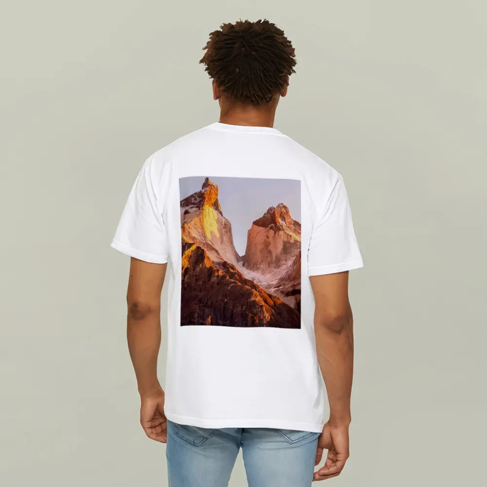 Torres Del Paine Peaks Golden Sunrise Light – T-Shirts