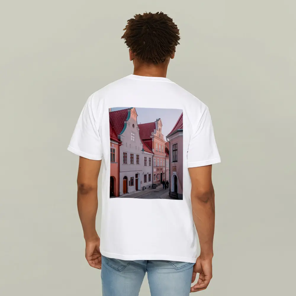 Tallinn Old Town Cobblestone Street Medieval Buildings – T-Shirts