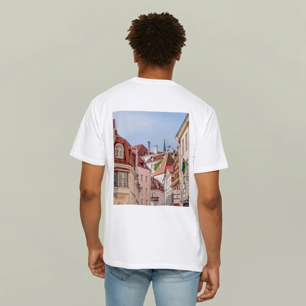 Tallinn Old Town Street Historic Buildings – T-Shirts