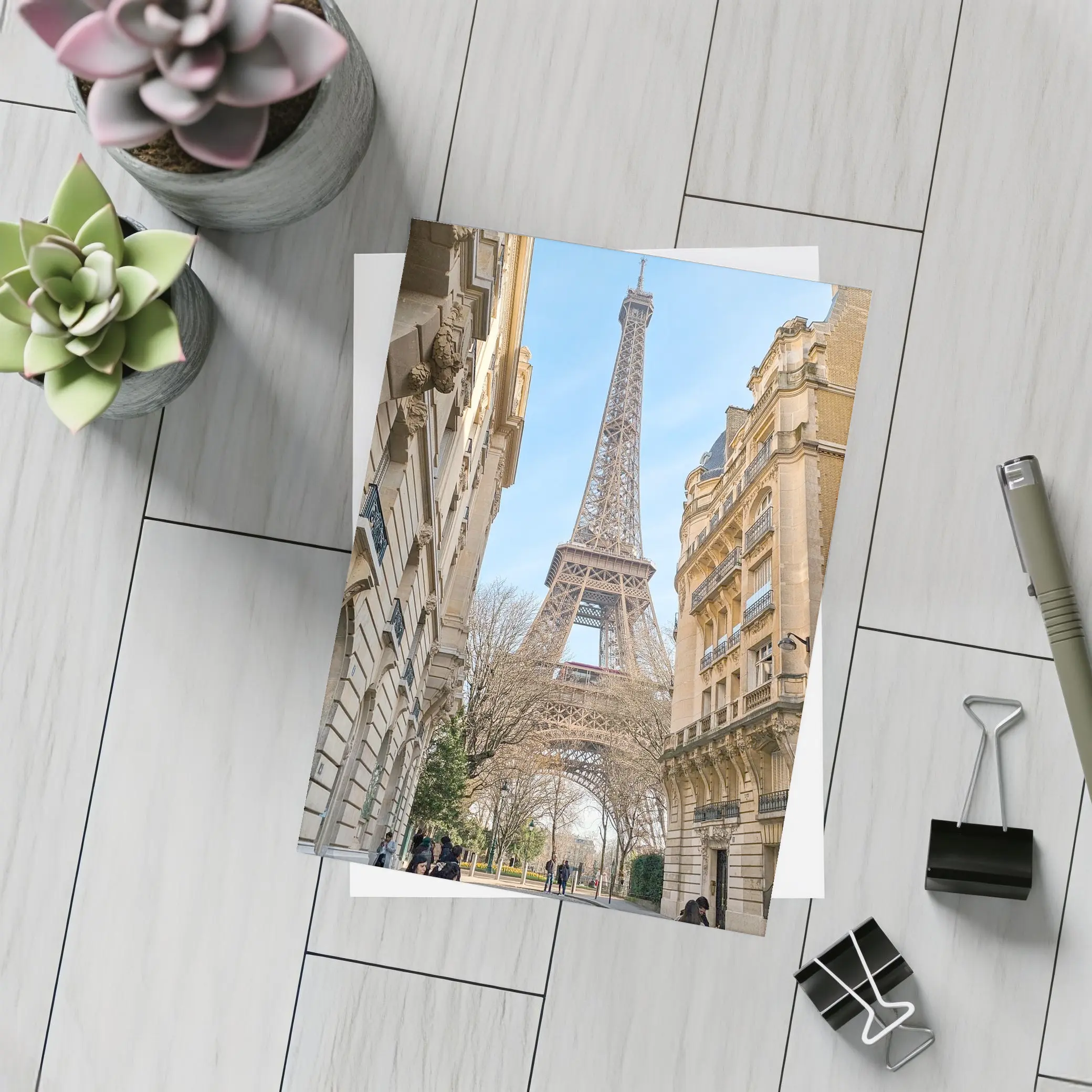 Eiffel Tower Paris Street View Blue Sky – Postcards